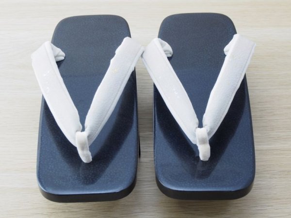 画像3: ななこ塗 女下駄 紺 (3)